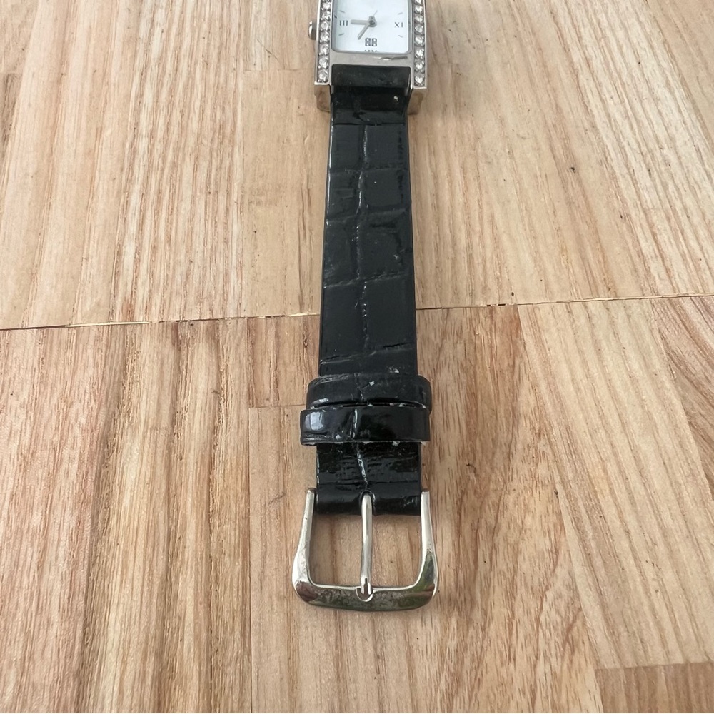 Vintage Givenchy ladies rectangle silver tone leather dress watch NEW BATTERY - Picture 3 of 10